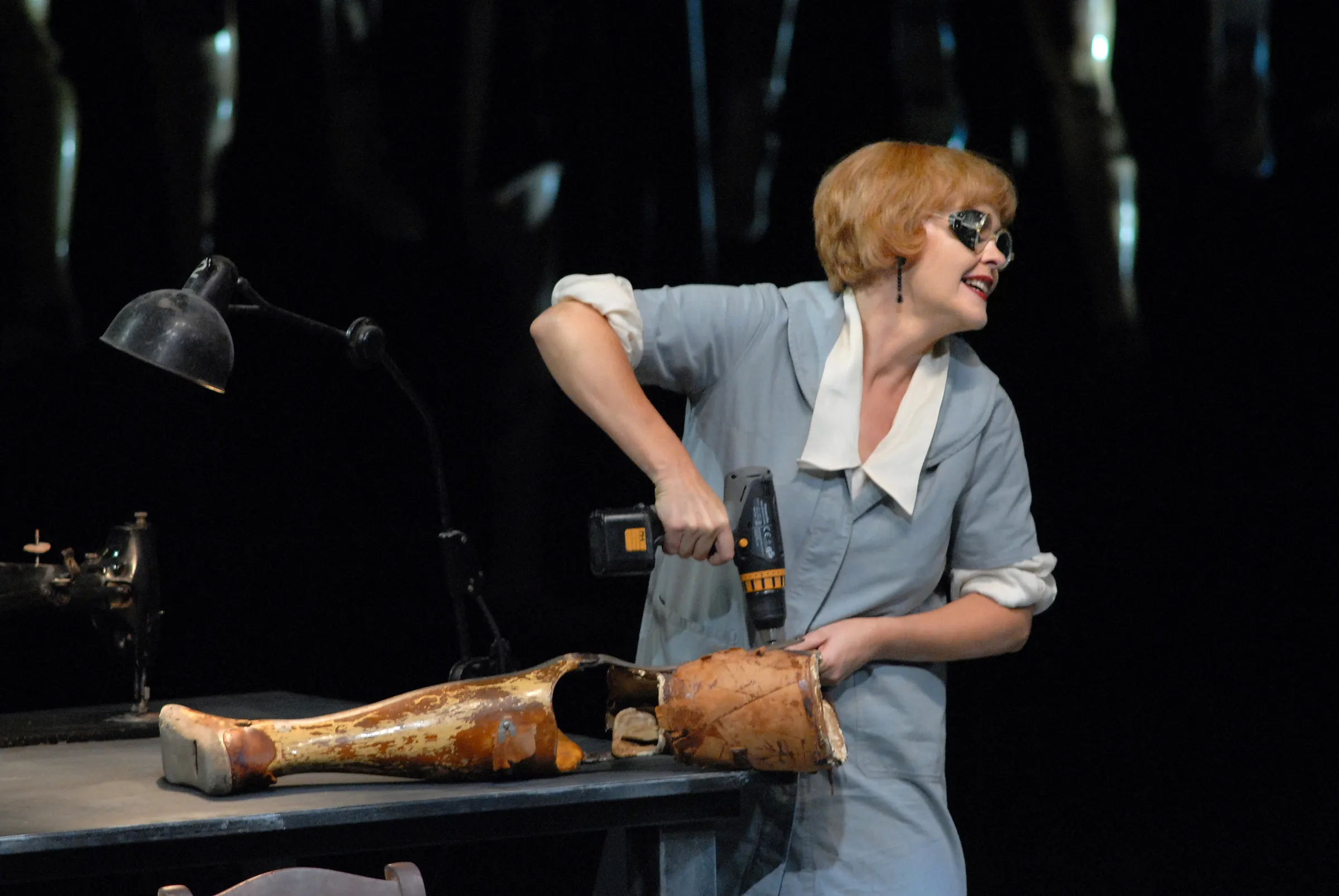 DIE DREIGROSCHENOPER Admiralspalast Berlin, Costume Design by Petra Reinhardt