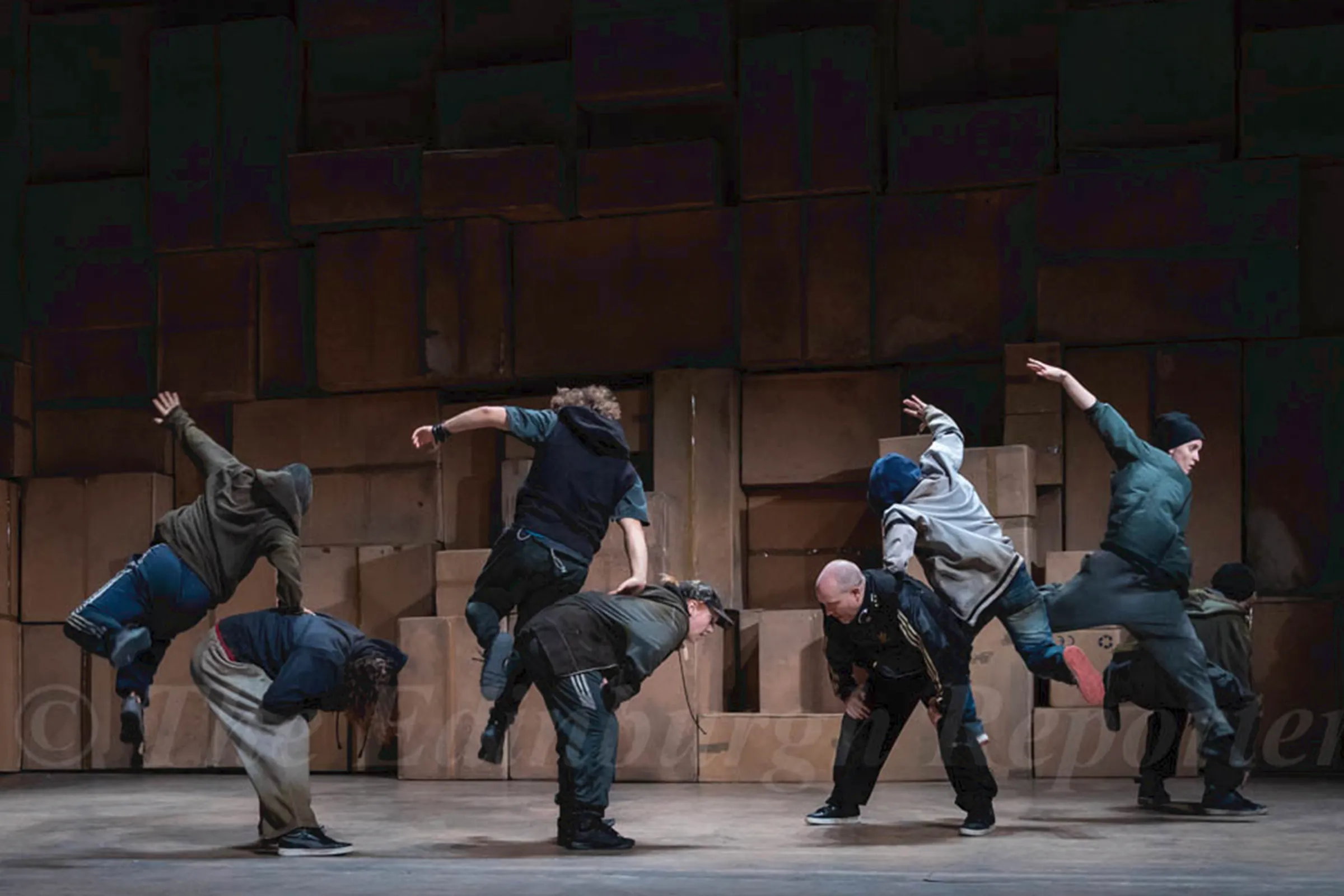 THE BEGGARS OPERA Theatre des Bouffes du Nord, Paris, Costume Design by Petra Reinhardt ©Edingbourg-Reporter