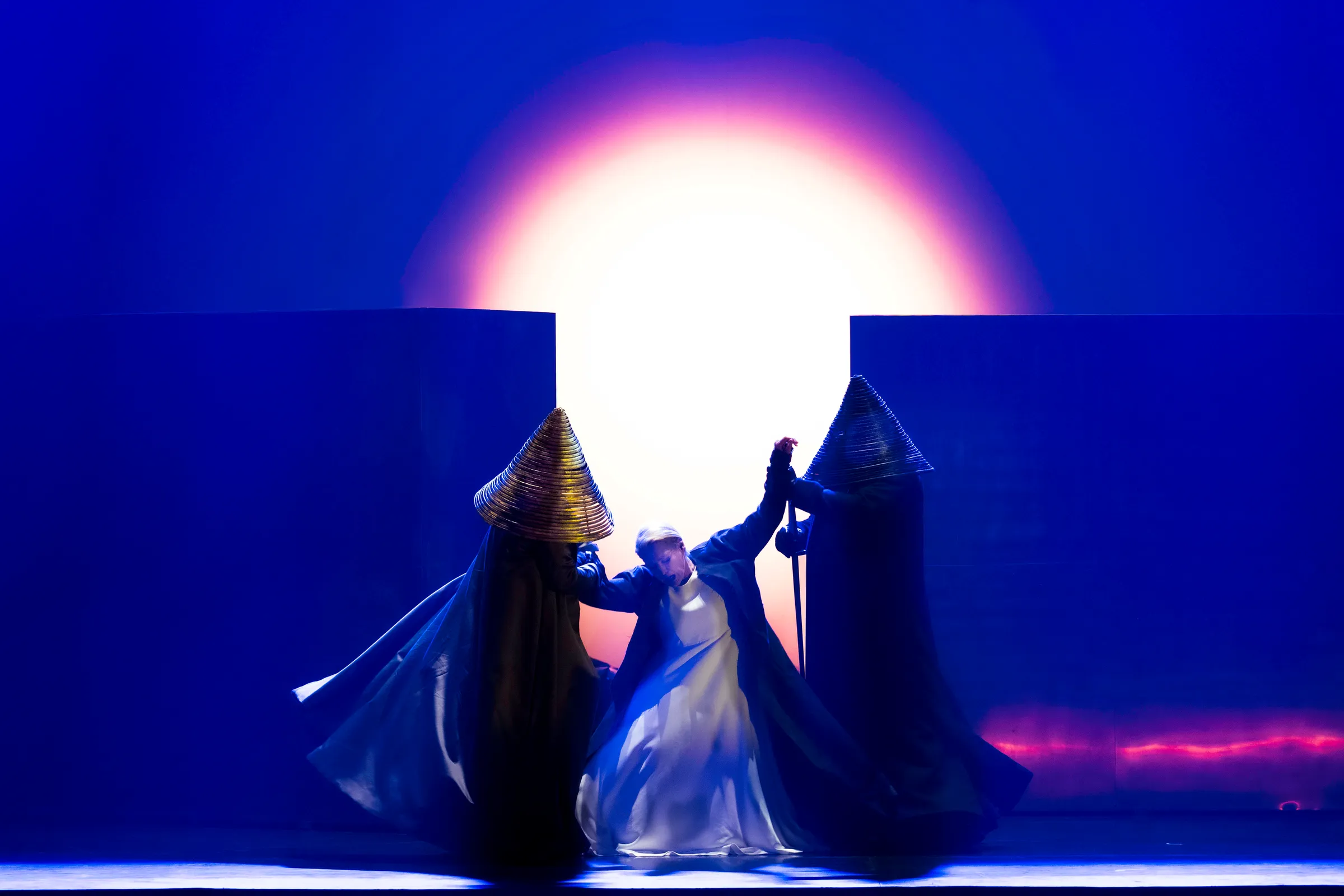 GOTTERDAMMERUNG Theatre de La Monnaie, Bruxelles, Costume Design by Petra Reinhardt