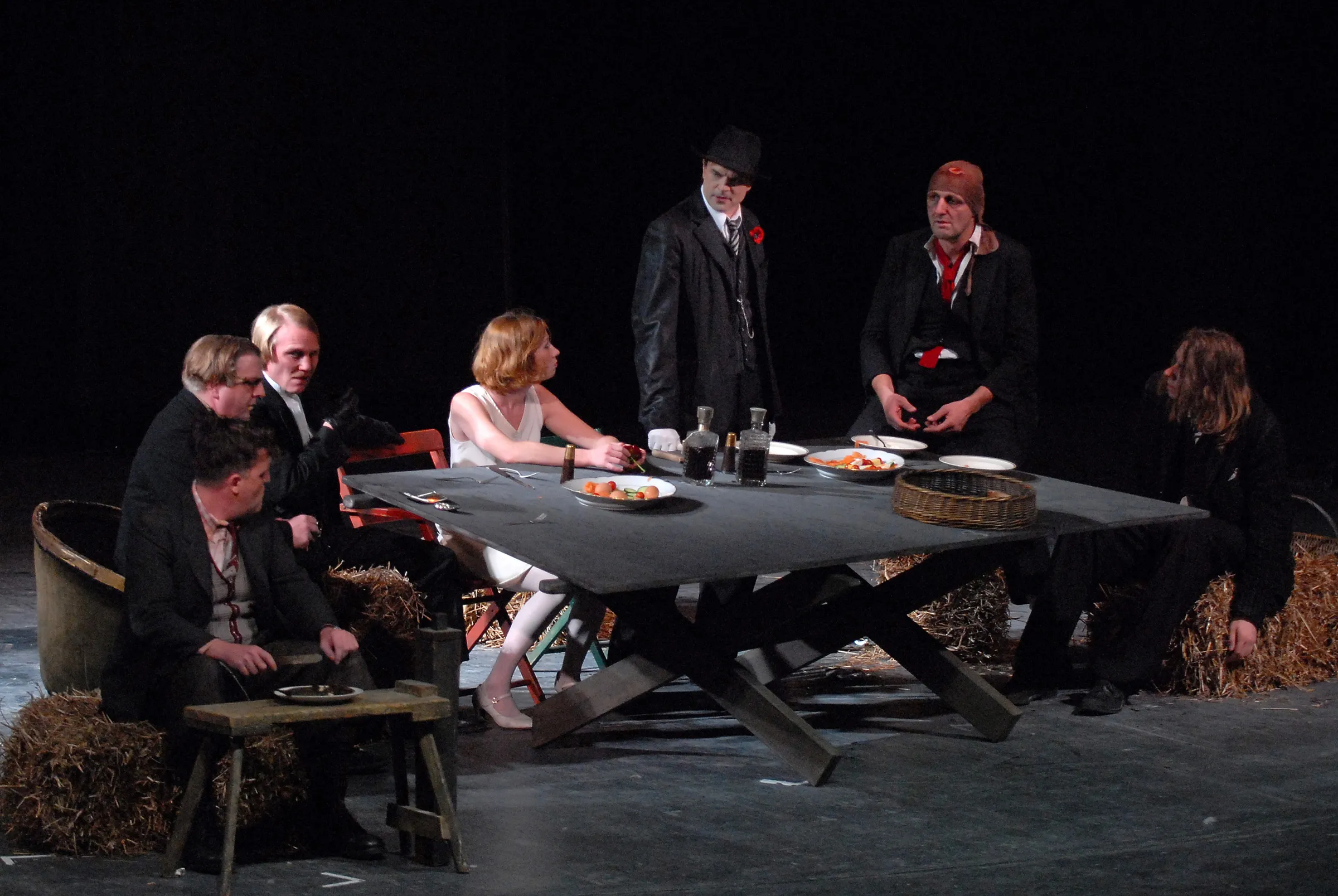 DIE DREIGROSCHENOPER Admiralspalast Berlin, Costume Design by Petra Reinhardt