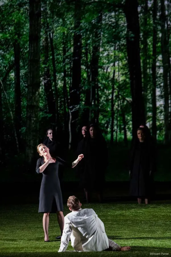 DIE ZAUBERFLOTE Festspielhaus Baden Baden  Opera National de Paris, Bastille, Costume Design by Petra Reinhardt ©Vincent-Pontet