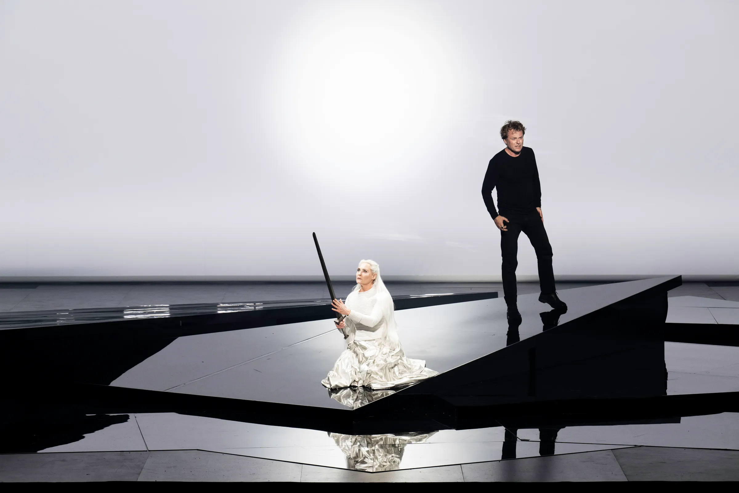 SIEGFRIED Theatre de La Monnaie, Bruxelles, Costume Design by Petra Reinhardt ©Monika-Rittershaus