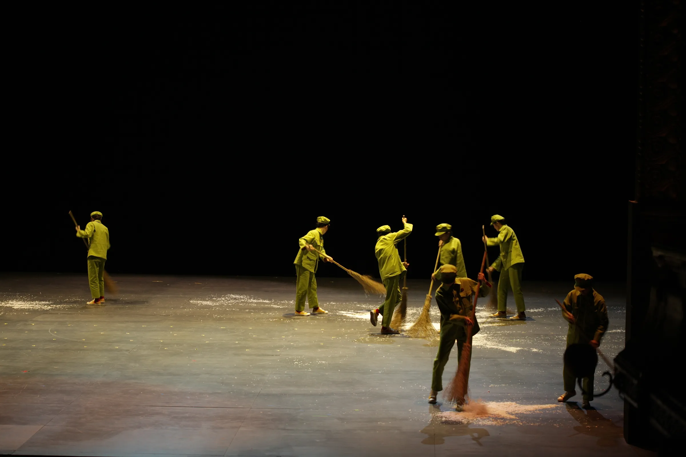 , NIXON IN CHINA Theatre du Chatelet, Paris, Costume Design by Petra Reinhardt