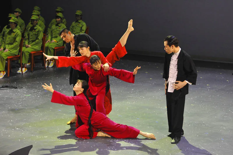 , NIXON IN CHINA Theatre du Chatelet, Paris, Costume Design by Petra Reinhardt