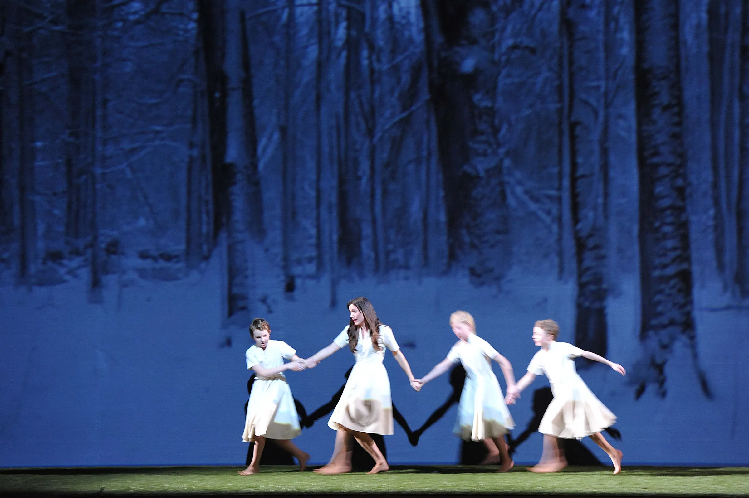 DIE ZAUBERFLOTE Festspielhaus Baden Baden  Opera National de Paris, Bastille, Costume Design by Petra Reinhardt