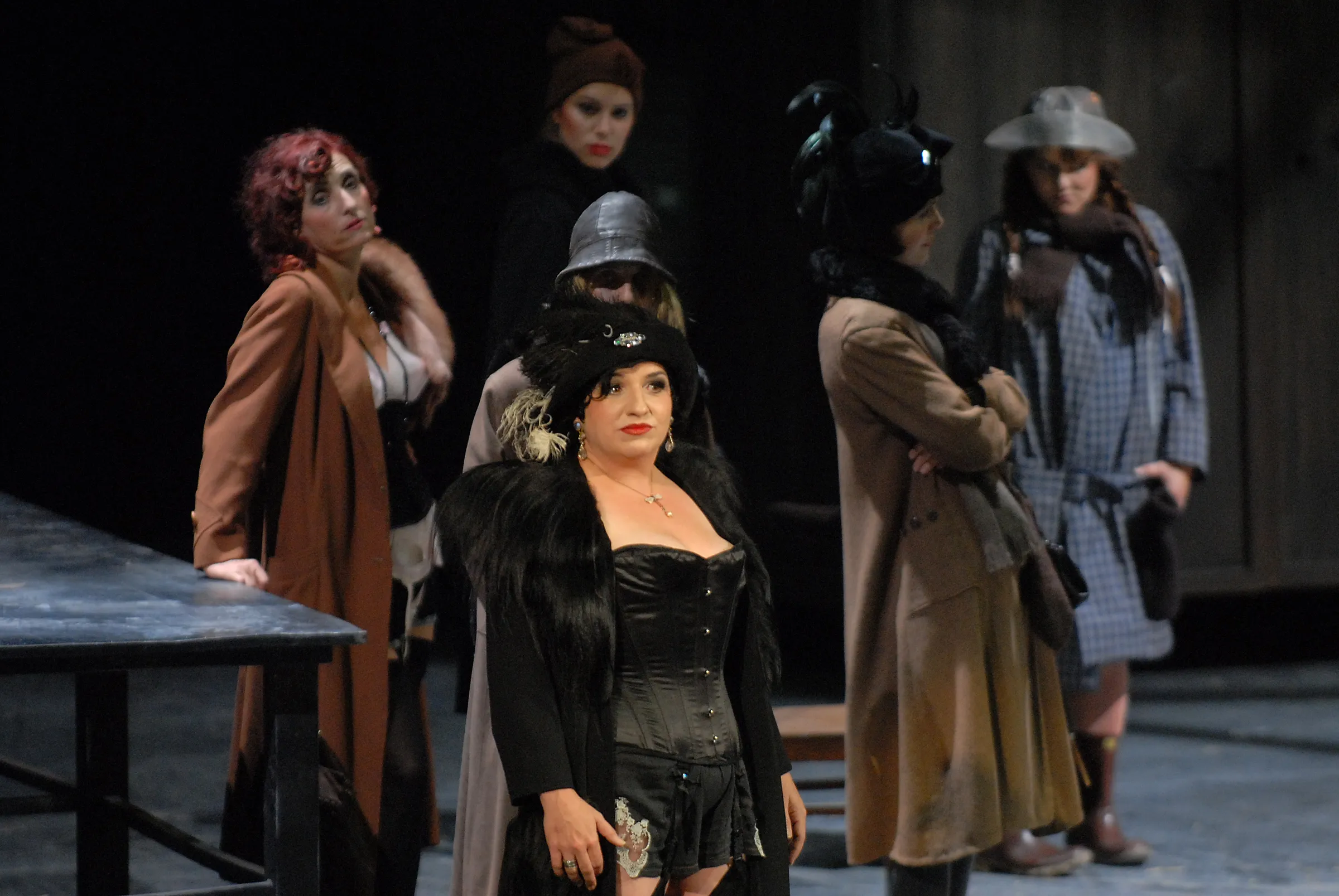 DIE DREIGROSCHENOPER Admiralspalast Berlin, Costume Design by Petra Reinhardt