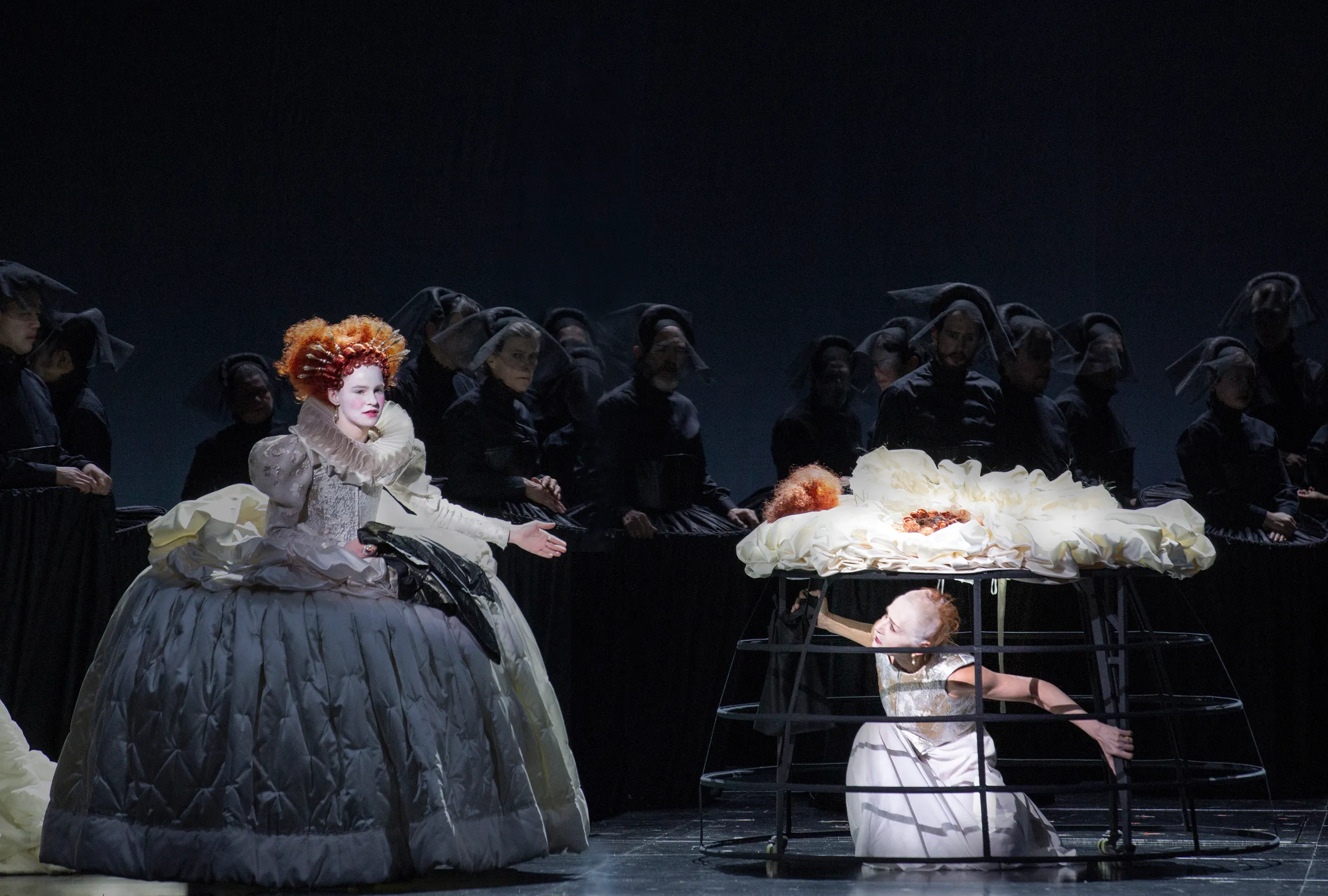 BASTARDA Theatre de La Monnaie, Bruxelles, Costume Design by Petra Reinhardt ©SIMON-VAN-ROMPAY