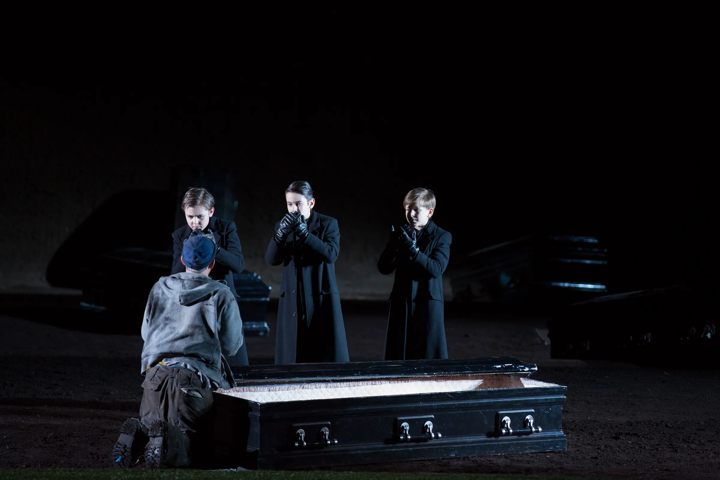 DIE ZAUBERFLOTE Festspielhaus Baden Baden  Opera National de Paris, Bastille, Costume Design by Petra Reinhardt ©Elisa-Haberer