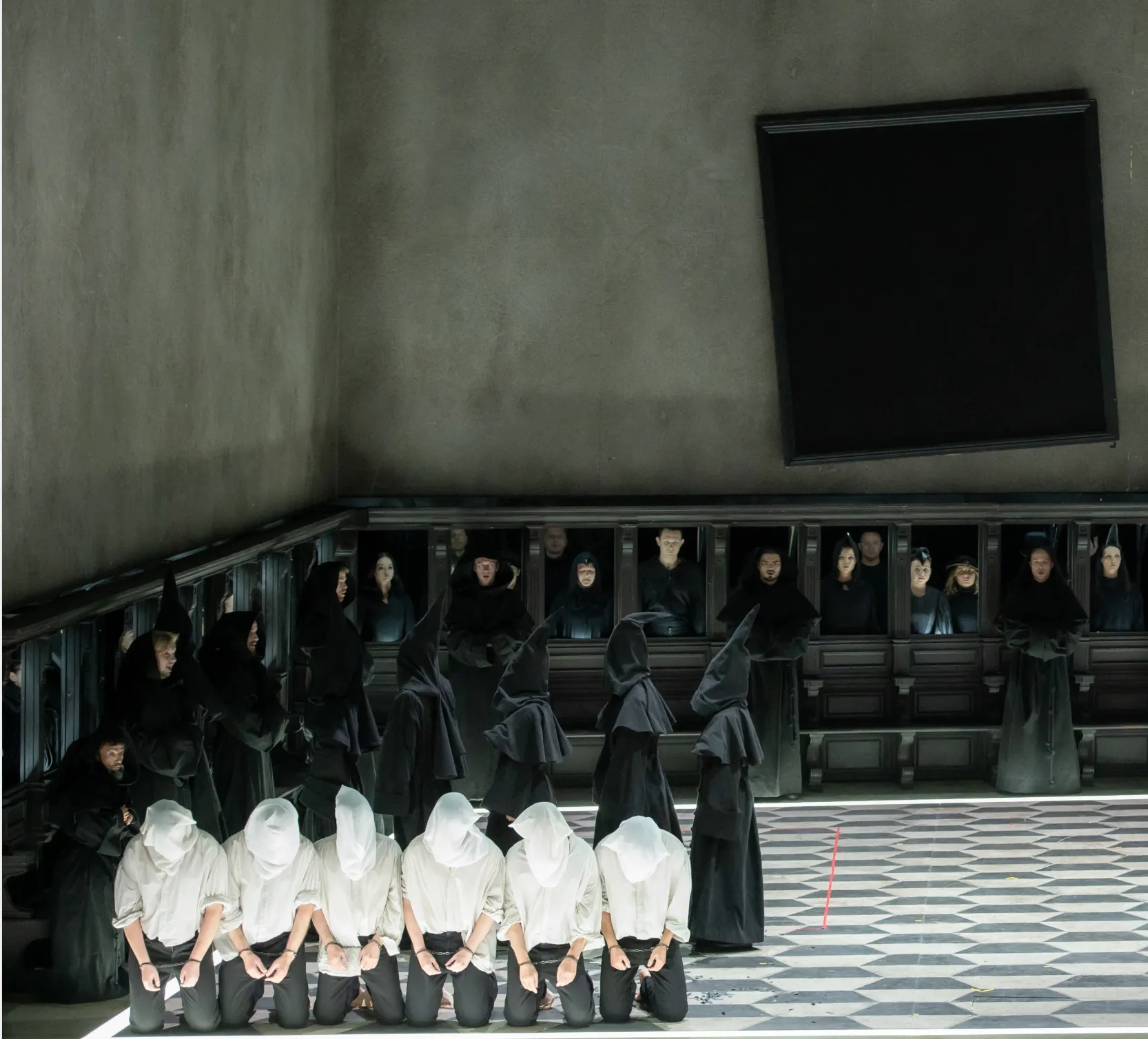 DON CARLO Teatro di San Carlo, Napoli, Costume Design by Petra Reinhardt ©Luciano-Romano