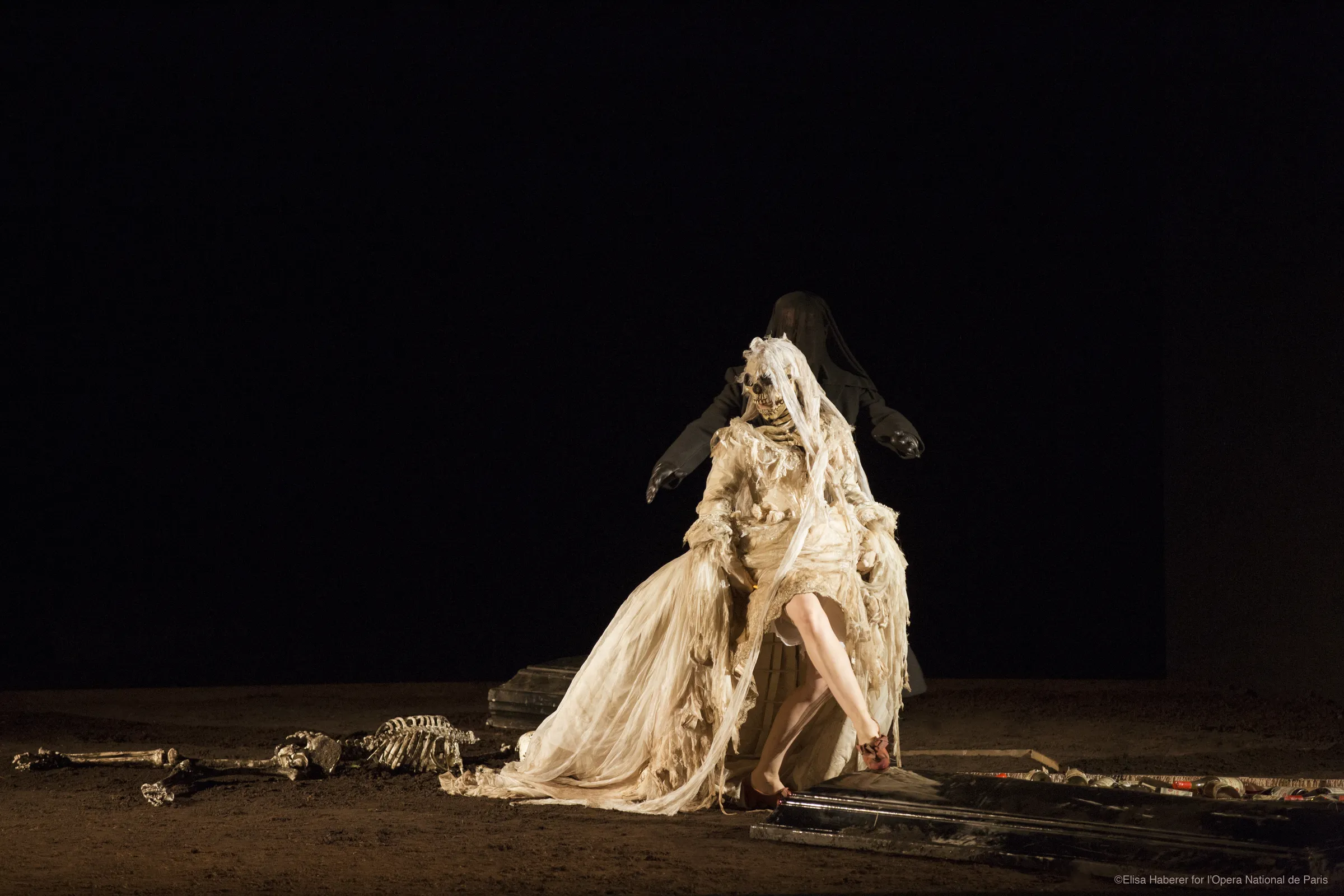 DIE ZAUBERFLOTE Festspielhaus Baden Baden  Opera National de Paris, Bastille, Costume Design by Petra Reinhardt