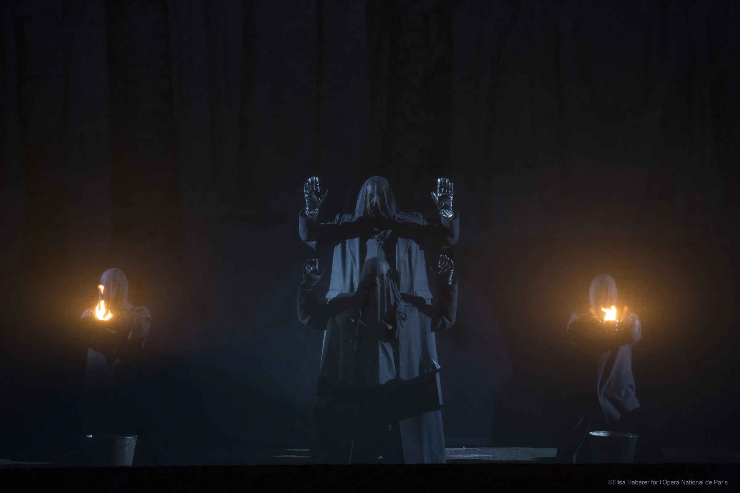 DIE ZAUBERFLOTE Festspielhaus Baden Baden  Opera National de Paris, Bastille, Costume Design by Petra Reinhardt