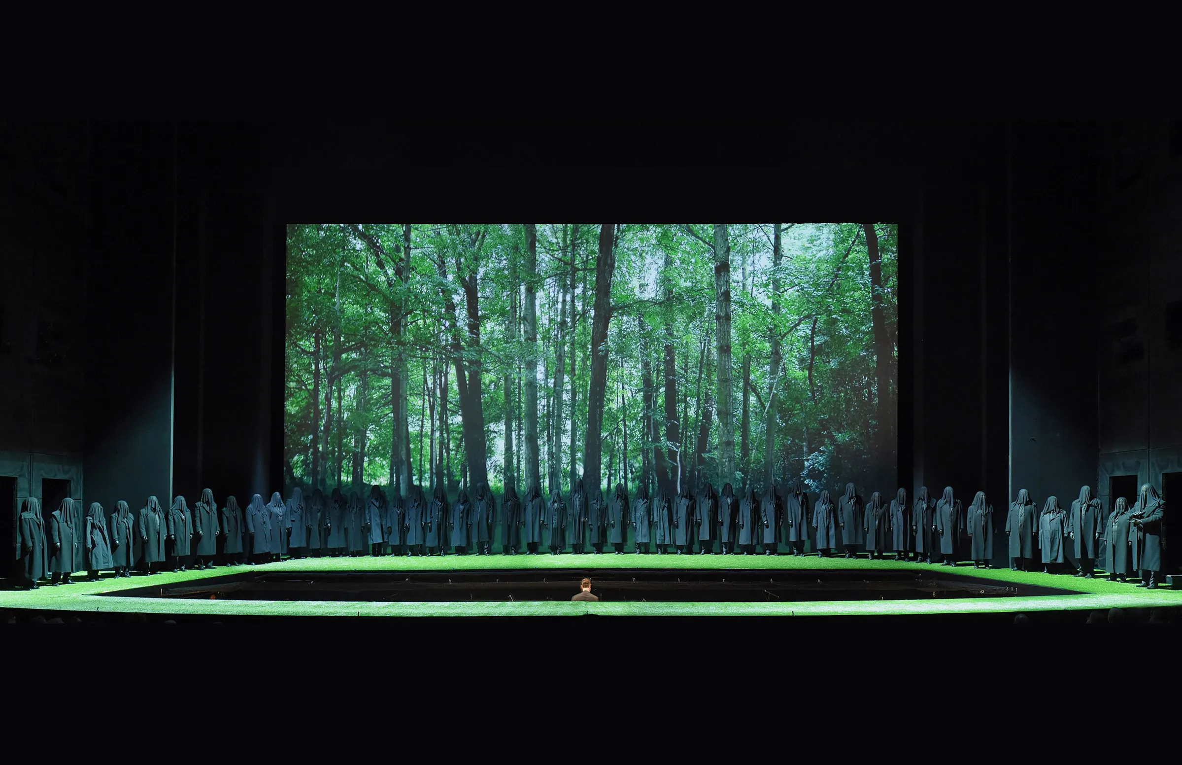 DIE ZAUBERFLOTE Festspielhaus Baden Baden  Opera National de Paris, Bastille, Costume Design by Petra Reinhardt ©Vincent-Pontet