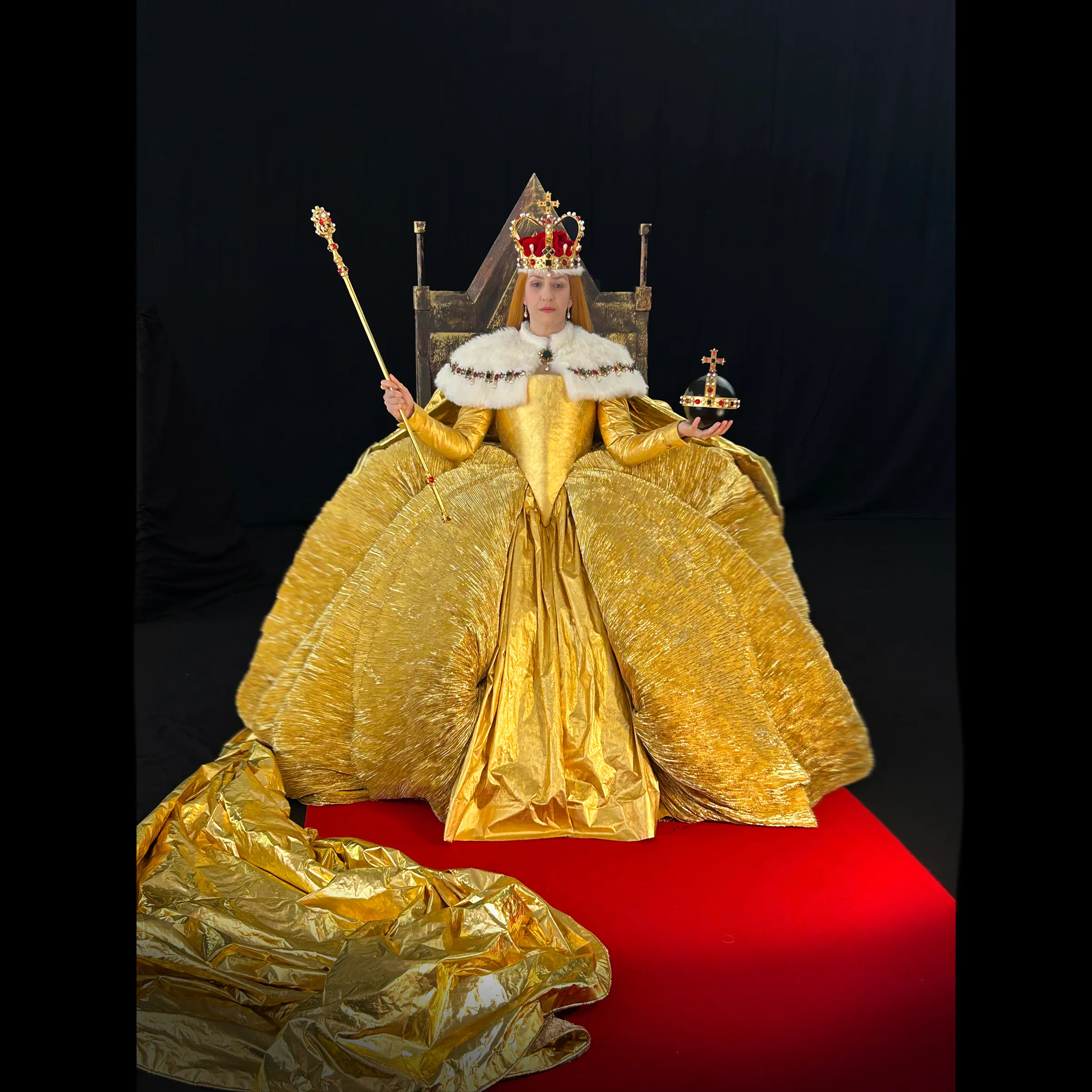 BASTARDA Theatre de La Monnaie, Bruxelles, Costume Design by Petra Reinhardt ©Sarah-Derendinger