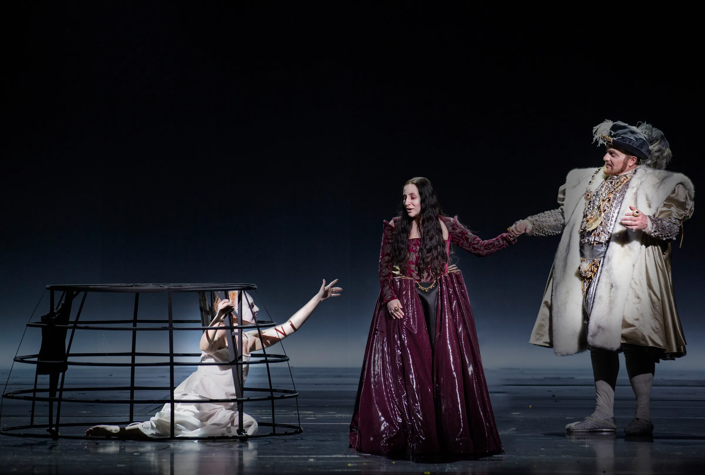 BASTARDA Theatre de La Monnaie, Bruxelles, Costume Design by Petra Reinhardt ©BerndUhlig-